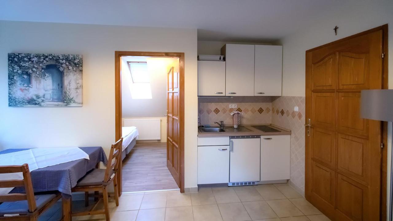 Ozkut Apartmanhaz Olmod Exterior photo