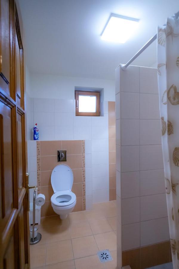Ozkut Apartmanhaz Olmod Exterior photo