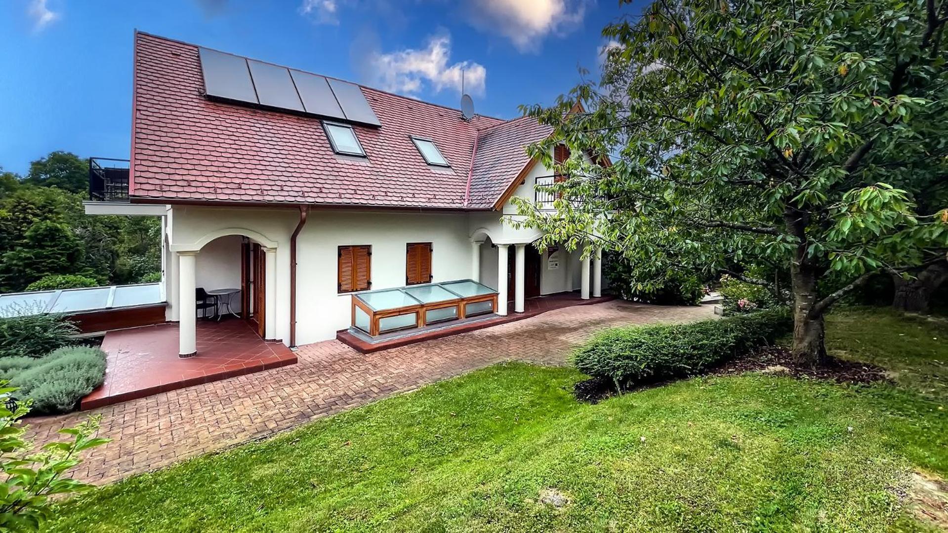 Ozkut Apartmanhaz Olmod Exterior photo